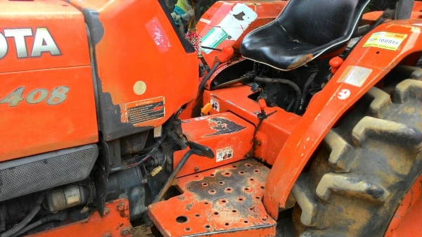 ขายรถไถ KUBOTA L3408 พร้อมดันหน้า ราคา 170,000 อ.แกลง จ.ระยอง สนใจสอบถามได้ครับ 0818618678 ID Line= carbonthai