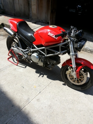 ขายคับ ducati m400 อินวอย สรรพสามิต รถปี2003 ดิสหน้าคู่ จ่ายน้ำมันด้วยระบบหัวฉีด สีเลี่ยมกริ๊บ เครื่องจบคับ เปิดราคา 85000 สนใจต่อรองได้คับ 0903120561 Line:nooksh. อยู่ฉะเชิงเทราคับ.