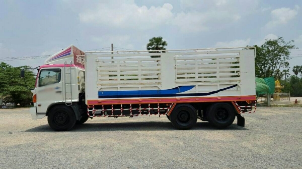 ขายรถบรรทุก 10 ล้อรั้วเหล็กยาว 6.30 เมตร HINO FG1J 220 แรงม้าปี 2547 ราคา 1100000