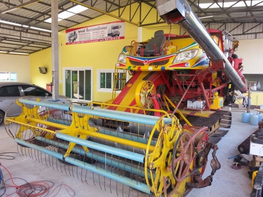 ขายรถเกี่ยวข้าว เกษตรพัฒนา อุ้มปรับระดับ เครื่อง195เทอร์โบ เครื่องดีมาก ช่วงล่างดี ทำงานเร็วได้ทุกระบบ สภาพพร้อมใช้งาน สนใจโทร 090-8588220คุณนะ 093-3258446คุณบิว ID:narong498 หรือเข้าดูสินค้าได้ที่ www.truck.in.th/498 หรือเพจFacebook ณรงค์ ซื้อขายรถมือสอง