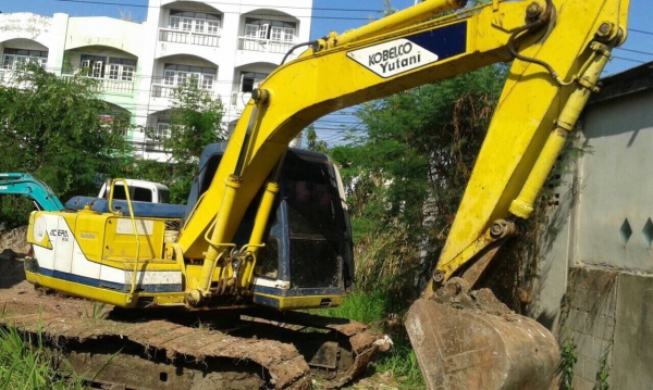 ขายรถแบคโฮ KOBELCO SK100 พร้อมใช้ครับ ขายรถแบคโฮ KOBELCO SK100 พร้อมใช้ครับ