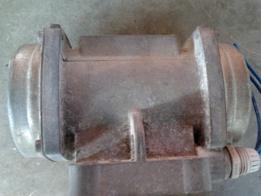 ขายมอเตอร์เขย่า-สั่น ยี่ห้อ Italvibras 0.12 KW มือสองครับ มีเพิ่ม 1 ตัว ขายมอเตอร์เขย่า-สั่น ยี่ห้อ Italvibras 0.12 KW มือสองครับ มีเพิ่ม 1 ตัว