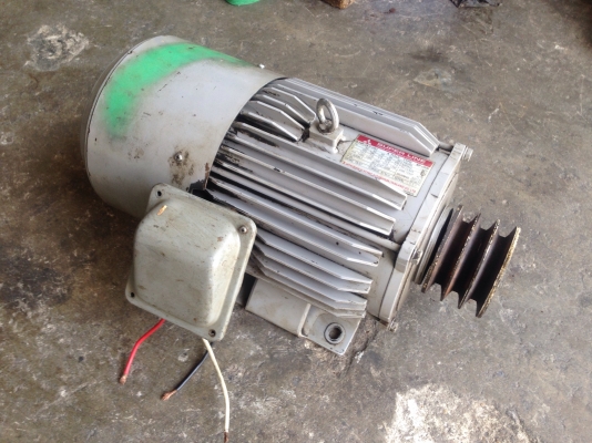 ขายมอเตอร์เบรค Mitsubishi 5HP. 380V 1450rpm. มีระบบเบรคในตัว สภาพสวยเดิมๆ วิ่งนิ่มพร้อมใช้งาน ขายมอเตอร์เบรค Mitsubishi 5HP. 380V 1450rpm. มีระบบเบรคในตัว สภาพสวยเดิมๆ วิ่งนิ่มพร้อมใช้งาน