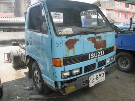 ขายIsuzu 6ล้อ NKR55EU5 รถห้าง เฉพาะหัวกับชัชซี 2คัน ปี91,94. ขายIsuzu 6ล้อ NKR55EU5 รถห้าง เฉพาะหัวกับชัชซี 2คัน ปี91,94.