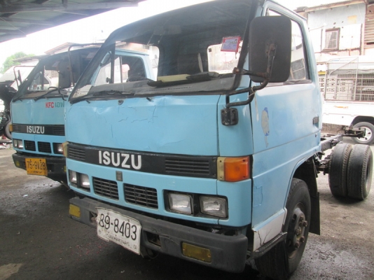 ขายIsuzu 6ล้อ NKR55EU5 รถห้าง เฉพาะหัวกับชัชซี 2คัน ปี91,94. ขายIsuzu 6ล้อ NKR55EU5 รถห้าง เฉพาะหัวกับชัชซี 2คัน ปี91,94.