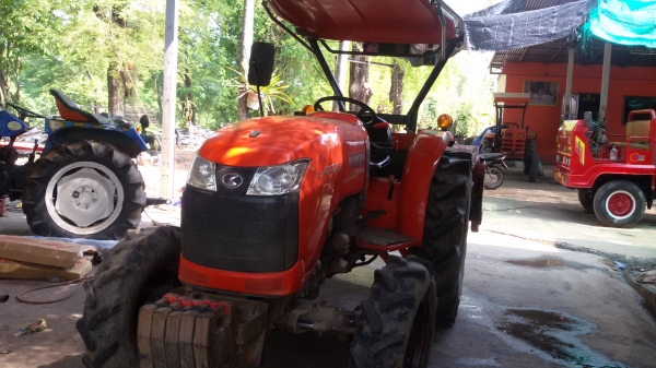 ขายรถคูโบต้า4708ยังไม่ได้ล่างแรงพร้อมไช้งานรถเดิมมีโรตาลี่ตราช้าง1อ้นไมค์ รถอยู่วังบัว คลองขลุง กำแพงเพชร รถ 1500ชั่วโมงพร้อมทะเบียนราคา388000สนใจสอบุถามได้ที่081 3655997 อ๋าพร  พาเจริญ  ราคาต่อรองได้อีกนะครับ