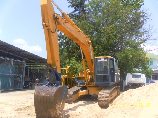 ขายรถแม็คโครโคมัสสุPC200-3พร้อมใช้ราคา690000โทร0816426706