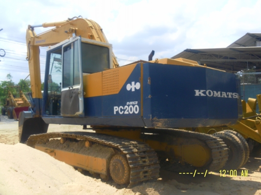 ขายรถแม็คโครโคมัสสุPC200-3พร้อมใช้ราคา690000โทร0816426706