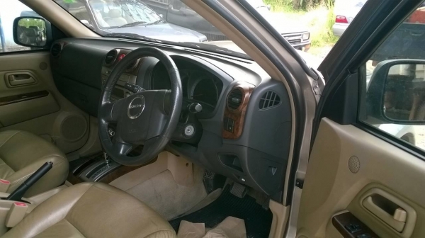 ขาย ISUZU MU7 3.0 VGS turbo เกียร์ออโต้ เบาะหนัง กระจกไฟฟ้า รถสวยเดิมๆ แอร์เย็น ทะเบียนพร้อมโอนครับ