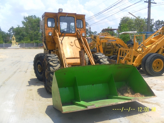 ขายรถตักTCMSTD25เก่านอกพร้อมใช้งานราคาถูก280000บาทสนใจโทร0816426706