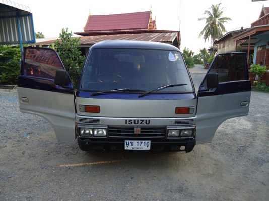 รถตู้  บัดดี้  เครื่องดีแน่นๆ  สตาร์ททีเดียวติด  ประหยัด เอกสารพร้อมโอน ยางดี 4 เส้น ภายในสวย    ช่วงล่างดี