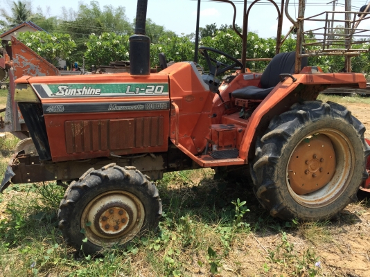 รถไถ KUBOTA Sunshine L1-20 อุปกรณ์ ตัดหญ้าและผาน