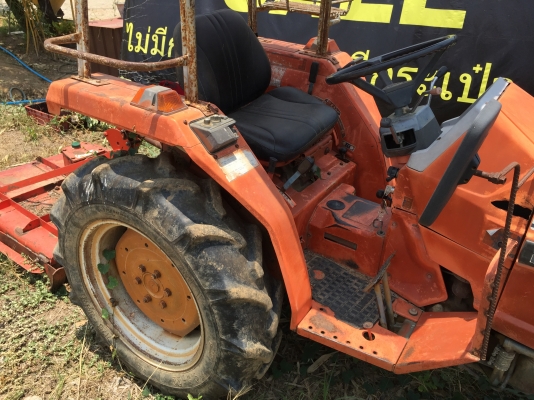 รถไถ KUBOTA Sunshine L1-20 อุปกรณ์ ตัดหญ้าและผาน