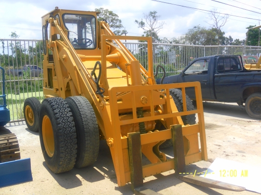 ขายรถตักโคมัสสุSD20-5เก่านอกพร้อมใช้ราคาถูก270000โทร0816426706