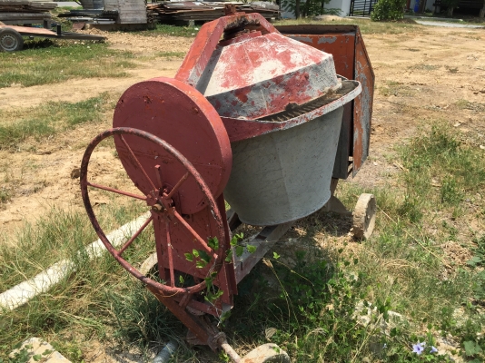 โม่ผสมปูน สภาพพร้อมใช้