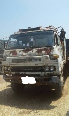 รถเทเลอร์พร้อมใช้งาน นิสสันUD 10ล้อบรรทุก แม๊คโครPC200 ได้ รถเทเลอร์พร้อมใช้งาน นิสสันUD 10ล้อบรรทุก แม๊คโครPC200 ได้