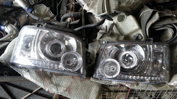 ขาย ไฟหน้าโปรเจคเตอร์ รถตู้ toyota ไอ้โม่ง จากญี่ปุ่น (งานไต้หวัน คุณภาพญี่ปุ่น)