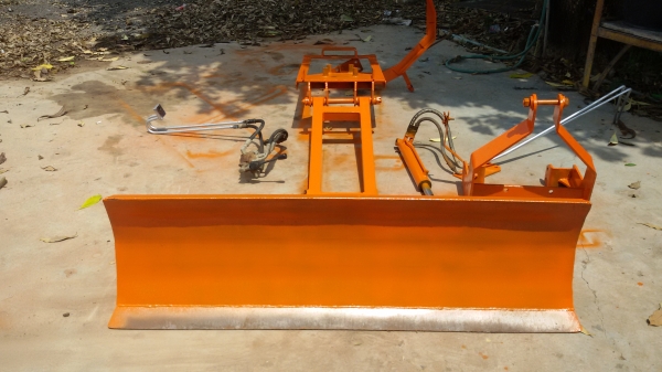 ขายชุดใบดันหน้า พร้อมอุปกรณ์พร้อมใช้