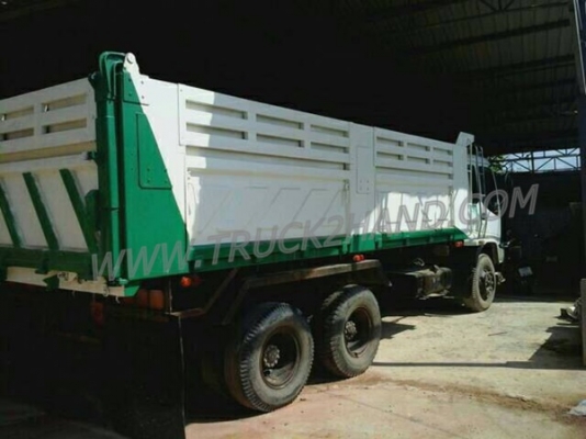 สิบล้อดั้ม  ISUZU 270  แรงม้า ใบไม้ดำ