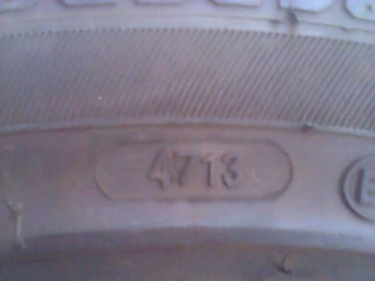 ขายยาง 215/45/17 ปี 13 คู่ 1800 บาท