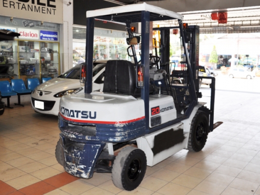 ขายรถโฟล์คลิฟท์มือสอง KOMATSU รุ่น FG20-11 ราคา 165,000 บาท ใช้งานมาน้อยเพียง 2398 ชั่วโมง นำเข้าจากประเทศญี่ปุ่น 100\% ไม่เคยใช้งานในประเทศไทย