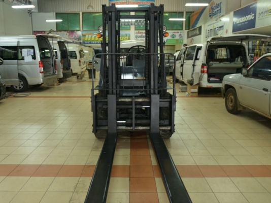 รถโฟล์คลิฟท์มือสอง NISSAN รุ่น YF03 ขนาดยก 3.5 ตัน นำเข้า จากประเทศญี่ปุ่น 100\% ไม่เคยใช้งานในประเทศไทย
