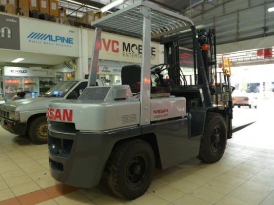 รถโฟล์คลิฟท์มือสอง NISSAN รุ่น YF03 ขนาดยก 3.5 ตัน นำเข้า จากประเทศญี่ปุ่น 100\% ไม่เคยใช้งานในประเทศไทย