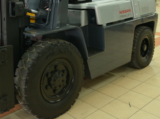 รถโฟล์คลิฟท์มือสอง NISSAN รุ่น YF03 ขนาดยก 3.5 ตัน นำเข้า จากประเทศญี่ปุ่น 100\% ไม่เคยใช้งานในประเทศไทย