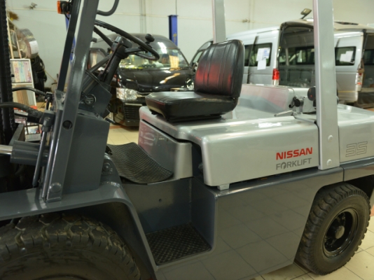 รถโฟล์คลิฟท์มือสอง NISSAN รุ่น YF03 ขนาดยก 3.5 ตัน นำเข้า จากประเทศญี่ปุ่น 100\% ไม่เคยใช้งานในประเทศไทย