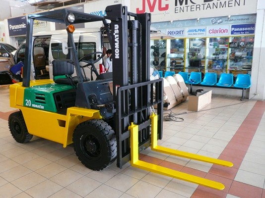ขายรถโฟล์คลิฟท์มือสอง KOMATSU รุ่น FG20 ราคา 145,000 บาท นำเข้าจากประเทศญี่ปุ่น 100\% ไม่เคยใช้งานในประเทศไทย