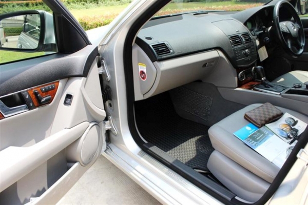 2008 BENZ C200 ELEGANCE ออกศูนย์BenzThailand กระจังหน้าsport ประกันภัยหมดปี59
