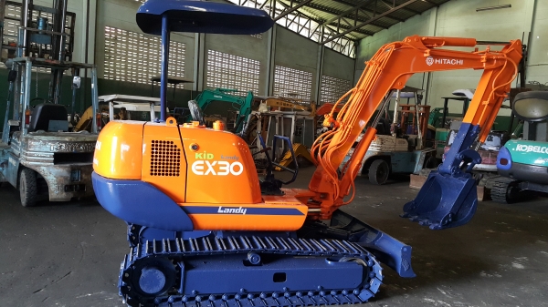 ขาย รถขุด HITACHI รุ่น EX30 มือสองญี่ปุ่น แทร็กเหล็ก สลักแน่น มีไลน์ ใส่หัวกระแทก ปั้มนิ้ว คอนโทรลสั้น เครื่องอีซูซุ 3KR2  มือถือ/LINE ID: 0818753444