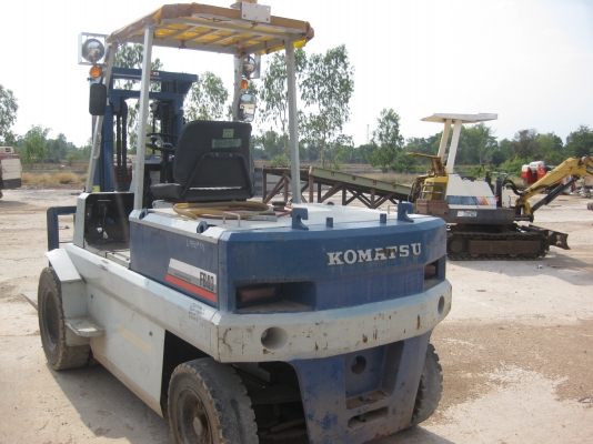 โฟลค์ลิฟต์ โคมัตสุ  แบตเตอรี่ ขนาด4ตัน ยางตัน พร้อมใช้งาน