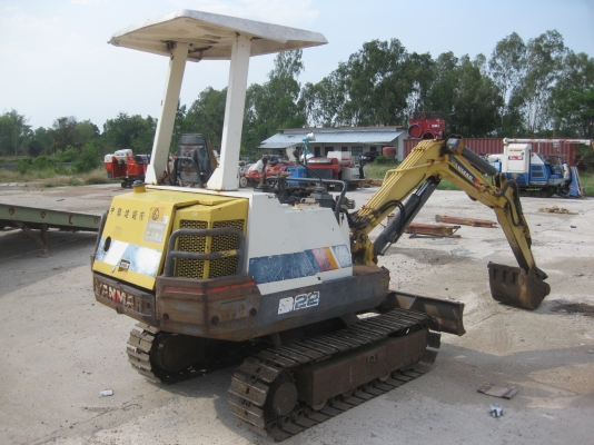 รถแบคโค ยันม่าร์ B22 รถนอกสวย พร้อมใช้งาน