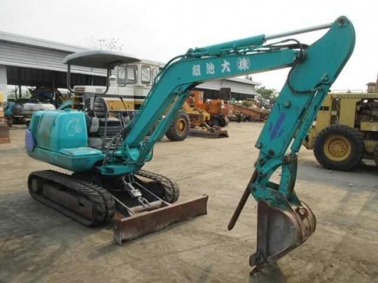 SALE___รถขุด แบคโฮ KOMATSU PC30-7E (เครื่องดำ) เก่านอก จากJanpan มาพร้อมหัวกระแทก แท้ๆ สภาพเดิมๆ สวย พร้อมใช้งาน