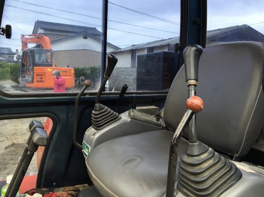 KOMATSU PC30-7  ปี1993 5378ชม.หัวเก๋งมีแอร์ ต้องสั่งนำเข้านะครับ 30-45 วัน ใครสนใจติดต่อมาได้เลยครับ