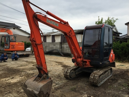 KOMATSU PC30-7  ปี1993 5378ชม.หัวเก๋งมีแอร์ ต้องสั่งนำเข้านะครับ 30-45 วัน ใครสนใจติดต่อมาได้เลยครับ