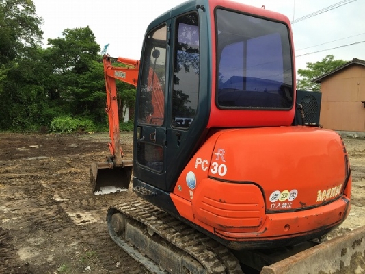 KOMATSU PC30-7  ปี1993 5378ชม.หัวเก๋งมีแอร์ ต้องสั่งนำเข้านะครับ 30-45 วัน ใครสนใจติดต่อมาได้เลยครับ
