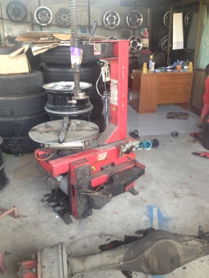 ขาย ปั้มลม  เครื่องถอดยาง ถ่วงล้อ  เหมา 3รายกการ 88000,บาท
