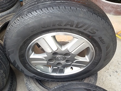 ขายล้อแม็กTOYOTA 5รูขอบ15พร้อมยาง195R15 4 ล้อ