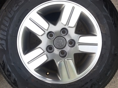 ขายล้อแม็กTOYOTA 5รูขอบ15พร้อมยาง195R15 4 ล้อ