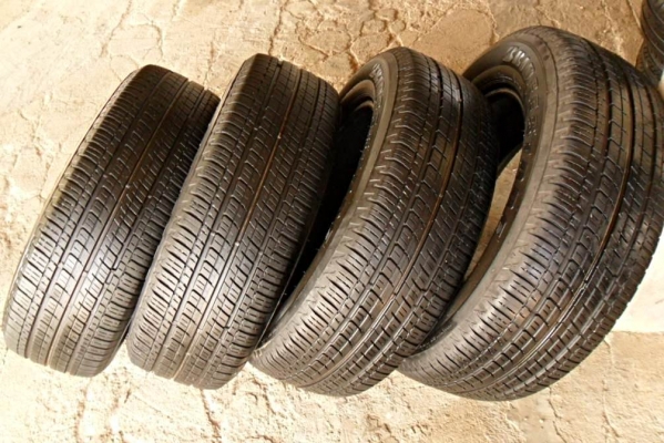 ยางขอบ17 บริดสโตน225-65R17ลงพื้นปี13(4เส้น3,900บ)ดอกหนาok ยางขอบ17 บริดสโตน225-65R17ลงพื้นปี13(4เส้น3,900บ)ดอกหนาok