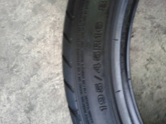195/45R16 DUNLOP SP SPORT 2050 มี 2 เส้น tel.081-427-3941 195/45R16 DUNLOP SP SPORT 2050 มี 2 เส้น tel.081-427-3941