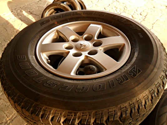 แม็กขอบ16-6รู139สวยใหม่กริ๊บ พร้อมยาง บริดสโตน265-70 R16(4ล้อ 5,900บ.) แม็กขอบ16-6รู139สวยใหม่กริ๊บ พร้อมยาง บริดสโตน265-70 R16(4ล้อ 5,900บ.)