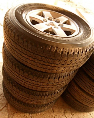 แม็กขอบ16-6รู139สวยใหม่กริ๊บ พร้อมยาง บริดสโตน265-70 R16(4ล้อ 5,900บ.) แม็กขอบ16-6รู139สวยใหม่กริ๊บ พร้อมยาง บริดสโตน265-70 R16(4ล้อ 5,900บ.)