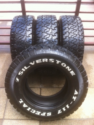 ยาง Silver stone 265 70 16 ปี12 ดอกเป็นเซ็นใช้งานอีก 2-3ปี สบายๆครับ