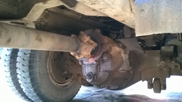 ขายเทนเลอร์ลากแบคโฮ 2 เพลา NISSAN UD วางหัว FUSO ลงเล่มแล้ว เครื่อง PD6 180 แรงม้า สโลว์อินเตอร์ ทะเบียนพร้อมโอน