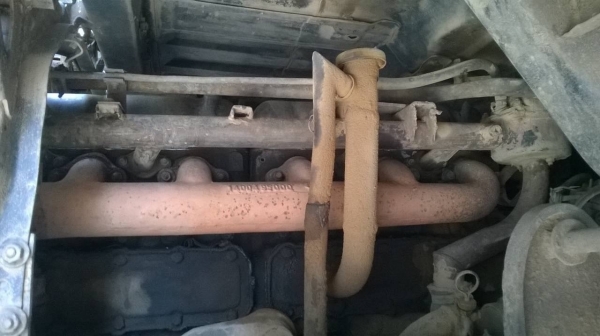 ขายเทนเลอร์ลากแบคโฮ 2 เพลา NISSAN UD วางหัว FUSO ลงเล่มแล้ว เครื่อง PD6 180 แรงม้า สโลว์อินเตอร์ ทะเบียนพร้อมโอน