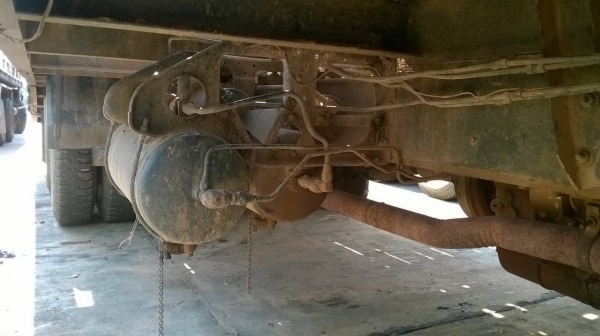 ขายเทนเลอร์ลากแบคโฮ 2 เพลา NISSAN UD วางหัว FUSO ลงเล่มแล้ว เครื่อง PD6 180 แรงม้า สโลว์อินเตอร์ ทะเบียนพร้อมโอน