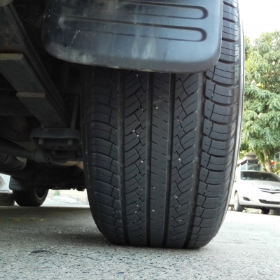 Deestone 265/60/R18 ปี /2013 วิ่ง ประมาณ 10000 โล มี สองเส้นครับ Deestone 265/60/R18 ปี /2013 วิ่ง ประมาณ 10000 โล มี สองเส้นครับ